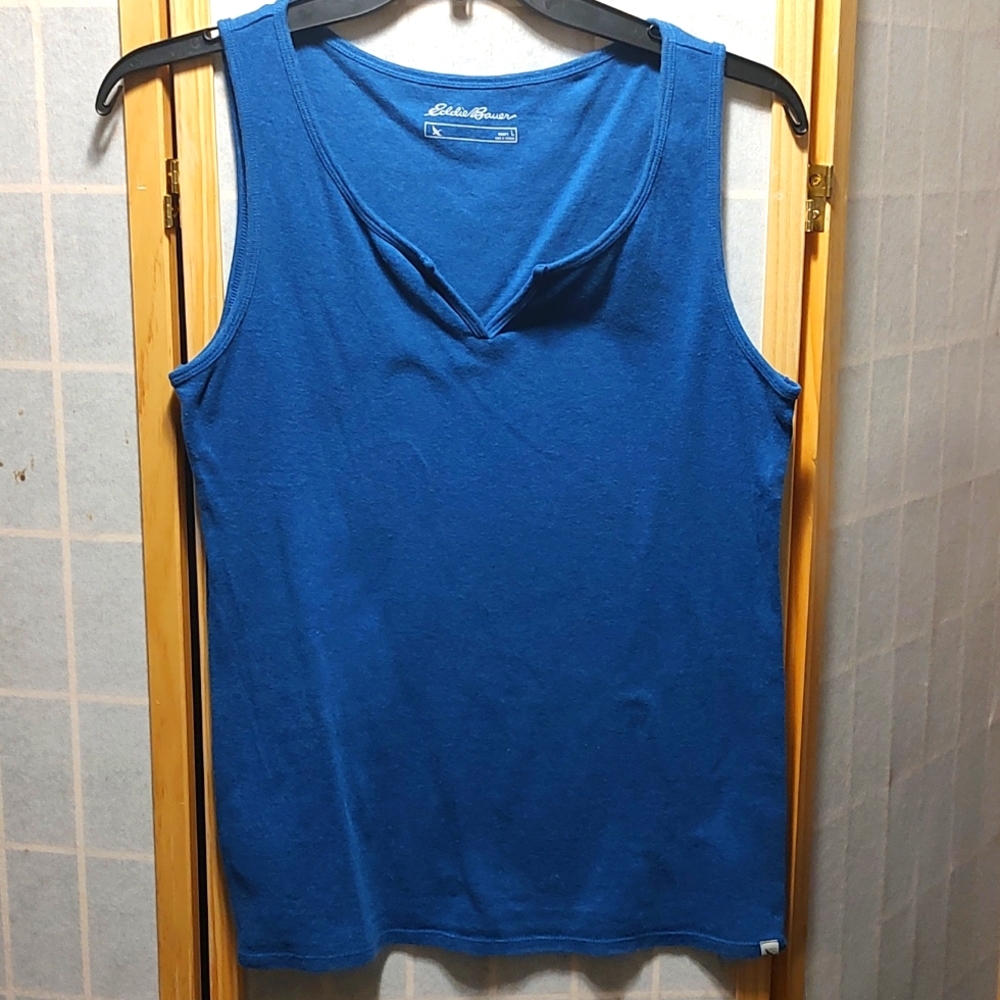 Eddie Bauer v-cut tank size large pre-loved